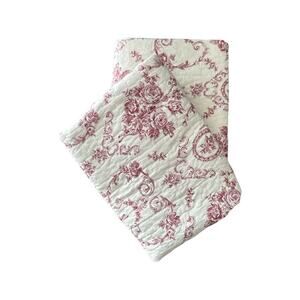 New without Tags Quilted Red Cream Standard Shams Set of 2